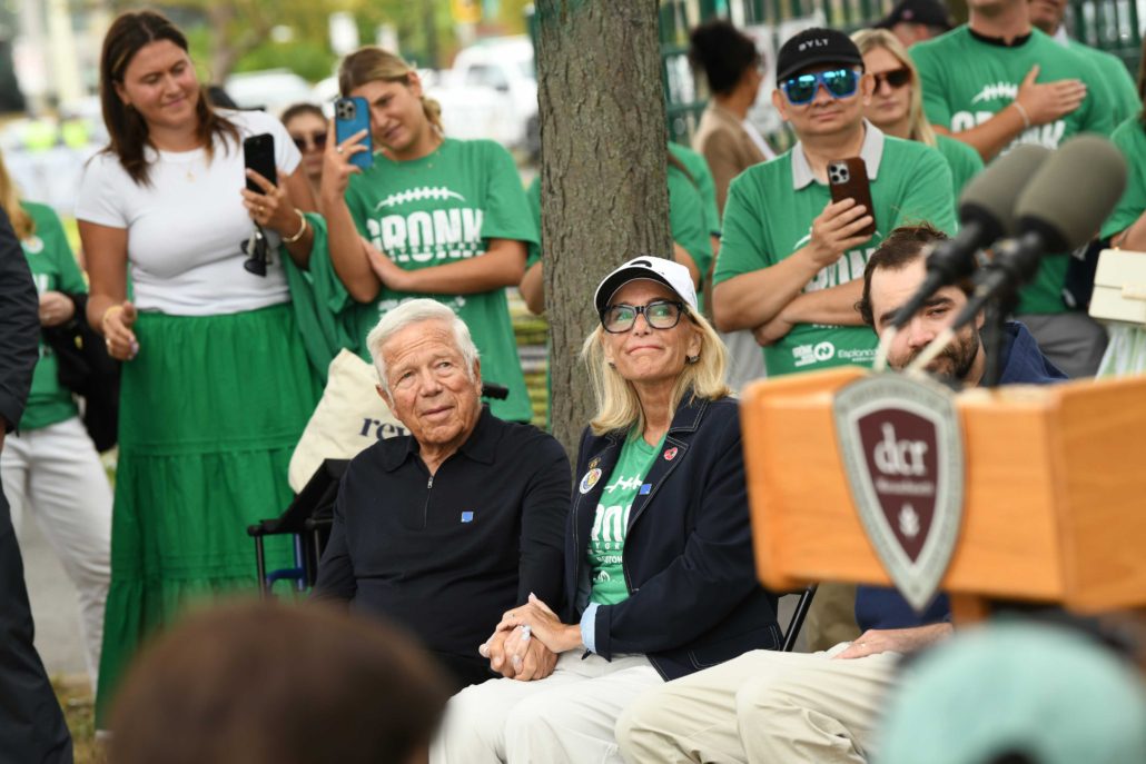Patriots Owner Robert Kraft, Susan Hurley of Charity Teams (Photo_ Liz Oberacker, Pure Style Photography)